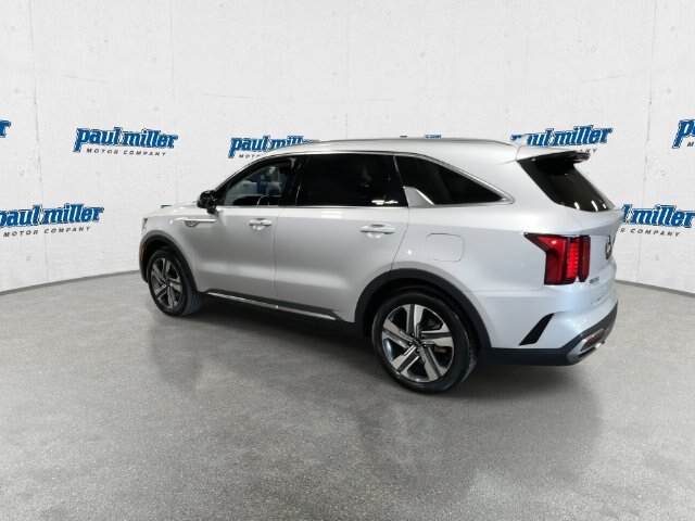 Used 2024 Kia Sorento EX w/ Panoramic Sunroof Package AWD/4WD image 8