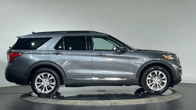 Certified 2022 Ford Explorer XLT w/ Equipment Group 202A AWD/4WD image 11