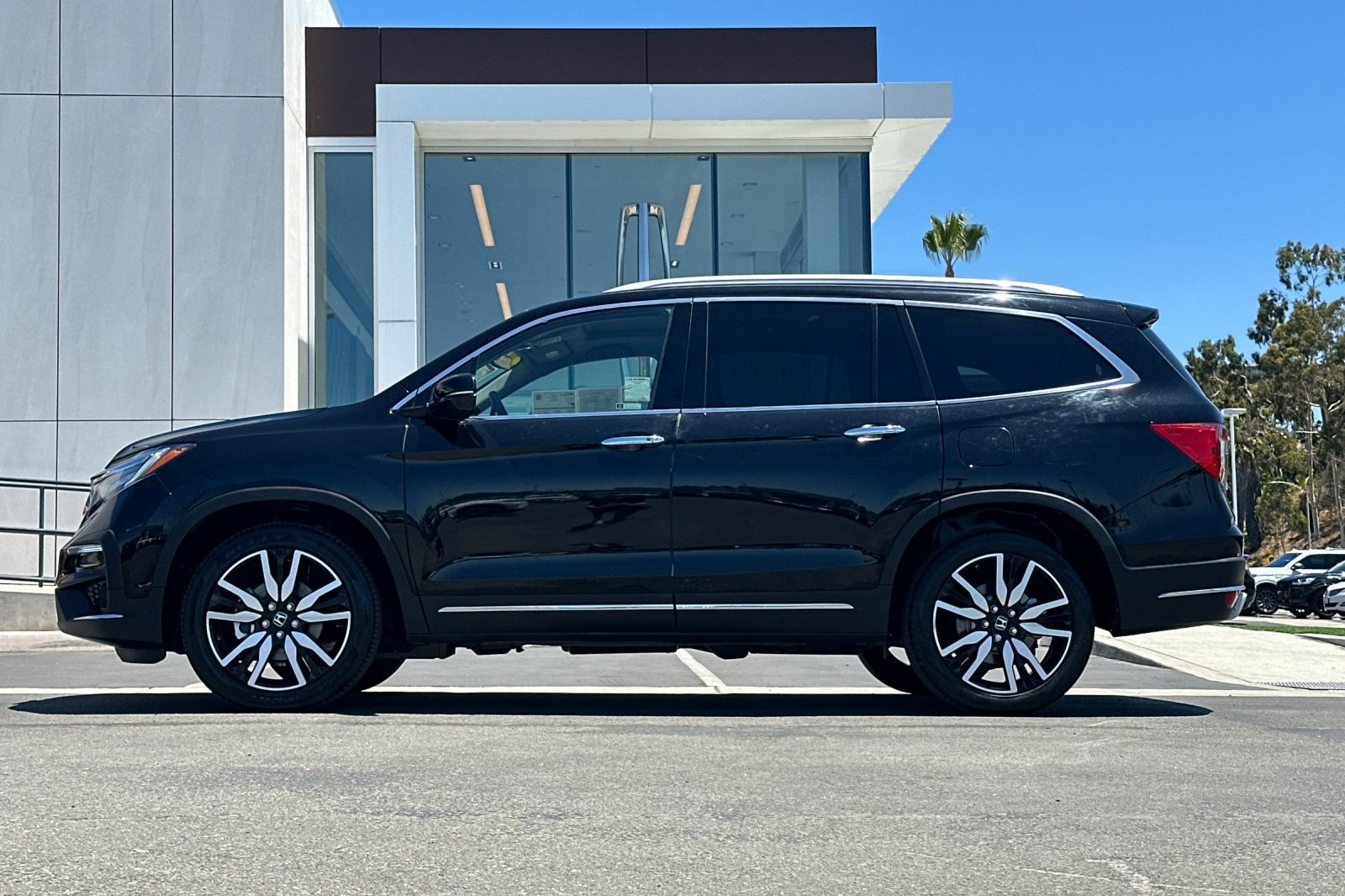 Used 2022 Honda Pilot Touring image 6
