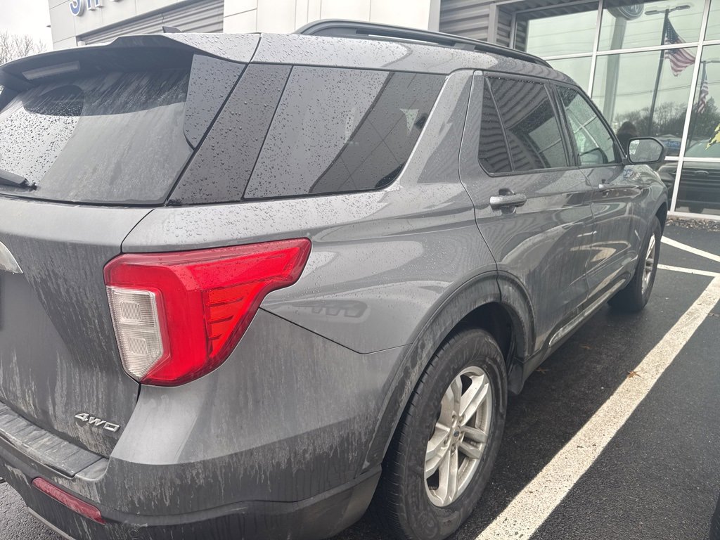 Certified 2022 Ford Explorer XLT w/ Equipment Group 202A image 4