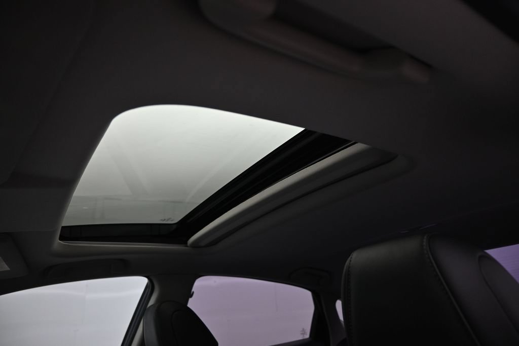 Used 2020 Honda Insight Touring image 16