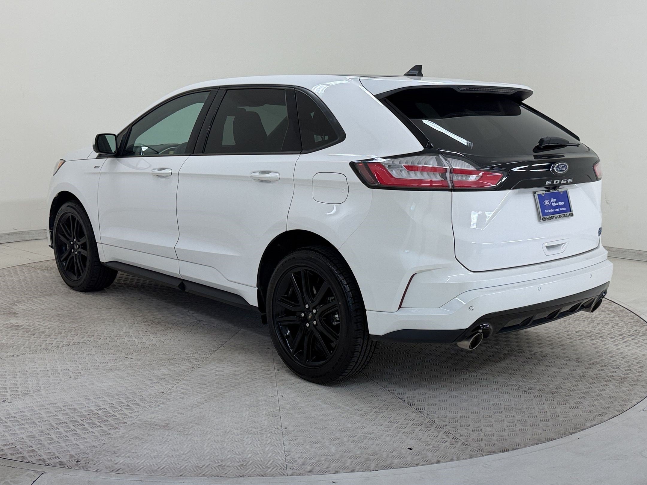 Certified 2021 Ford Edge ST-Line FWD image 3