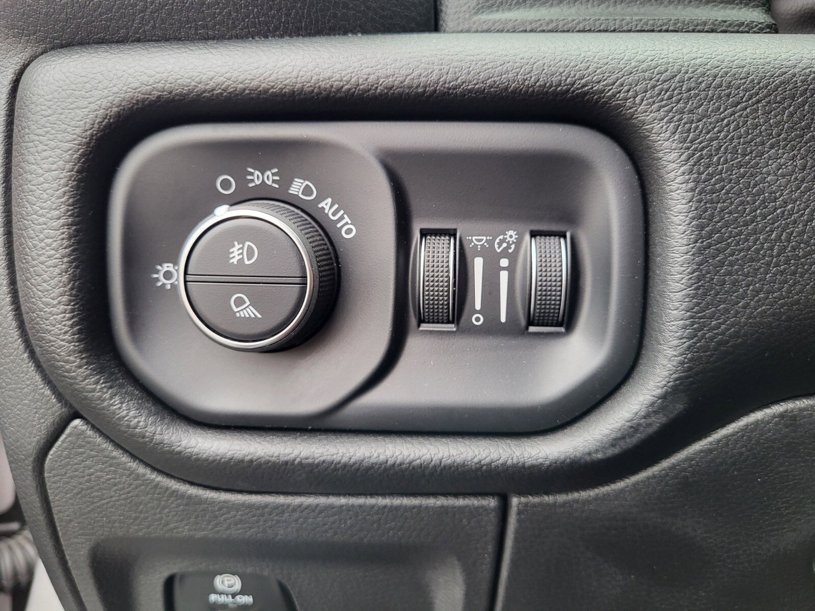Used 2025 RAM 1500 Rebel AWD/4WD image 24