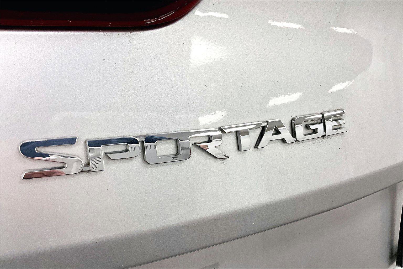 Used 2021 Kia Sportage LX image 13