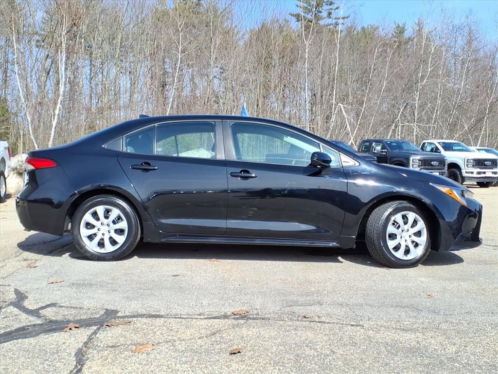 Used 2024 Toyota Corolla LE FWD image 3