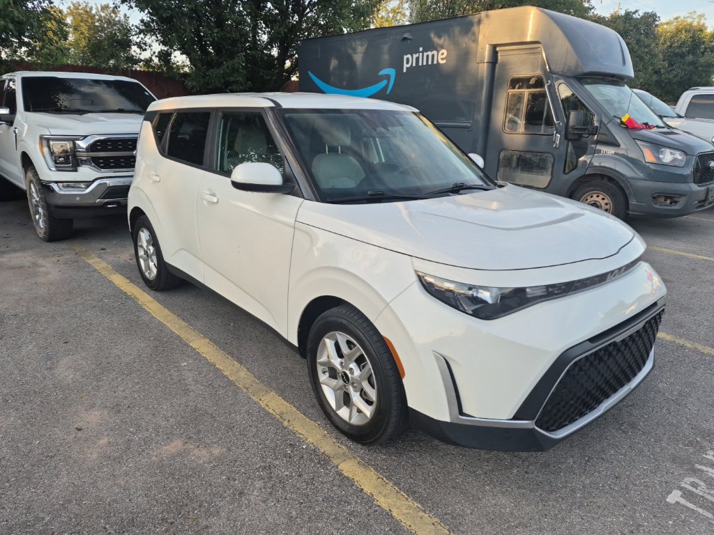Used 2024 Kia Soul LX w/ LX Technology Package FWD image 26