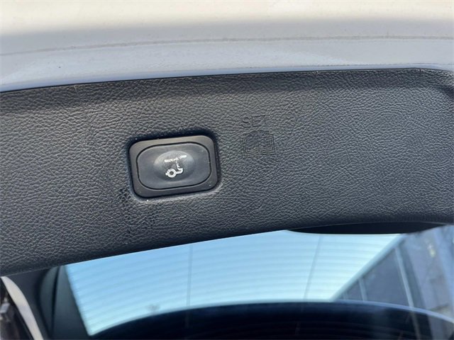 Certified 2023 Ford Edge Titanium w/ Class II Trailer Tow Package image 13