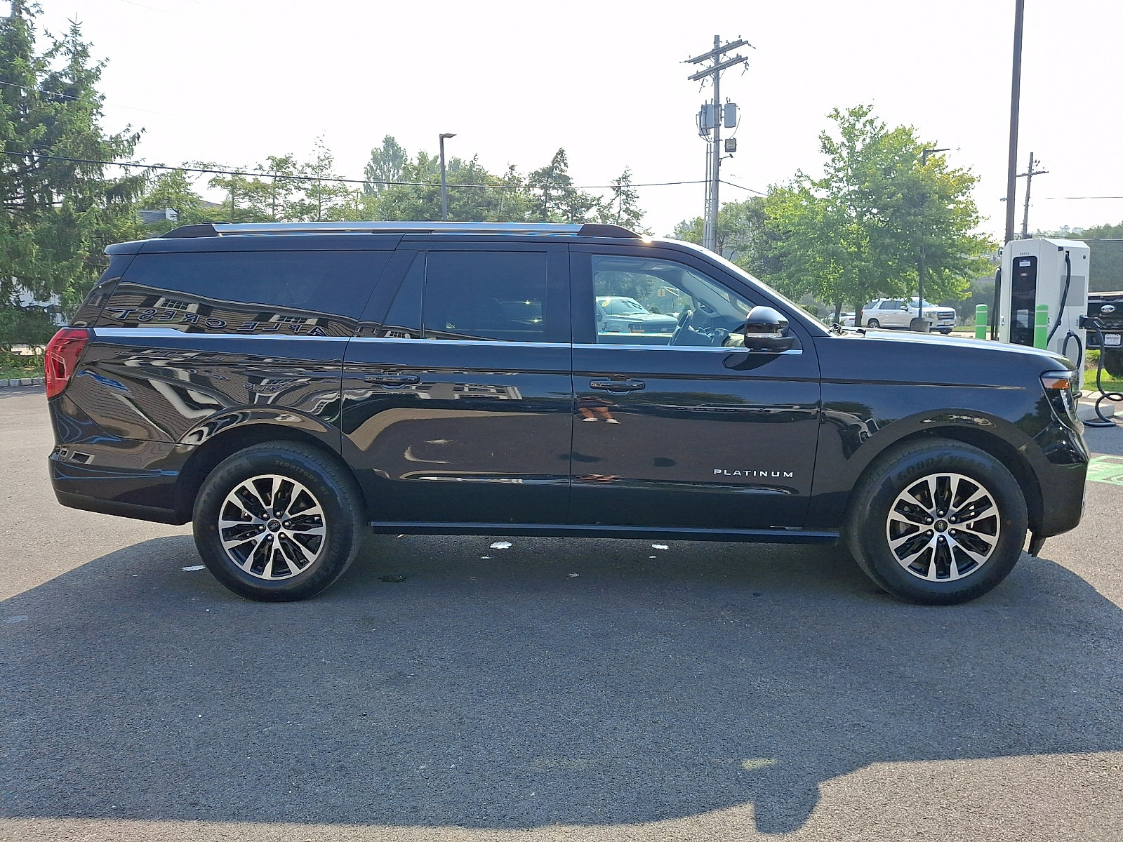 Certified 2025 Ford Expedition Max Platinum AWD/4WD image 4