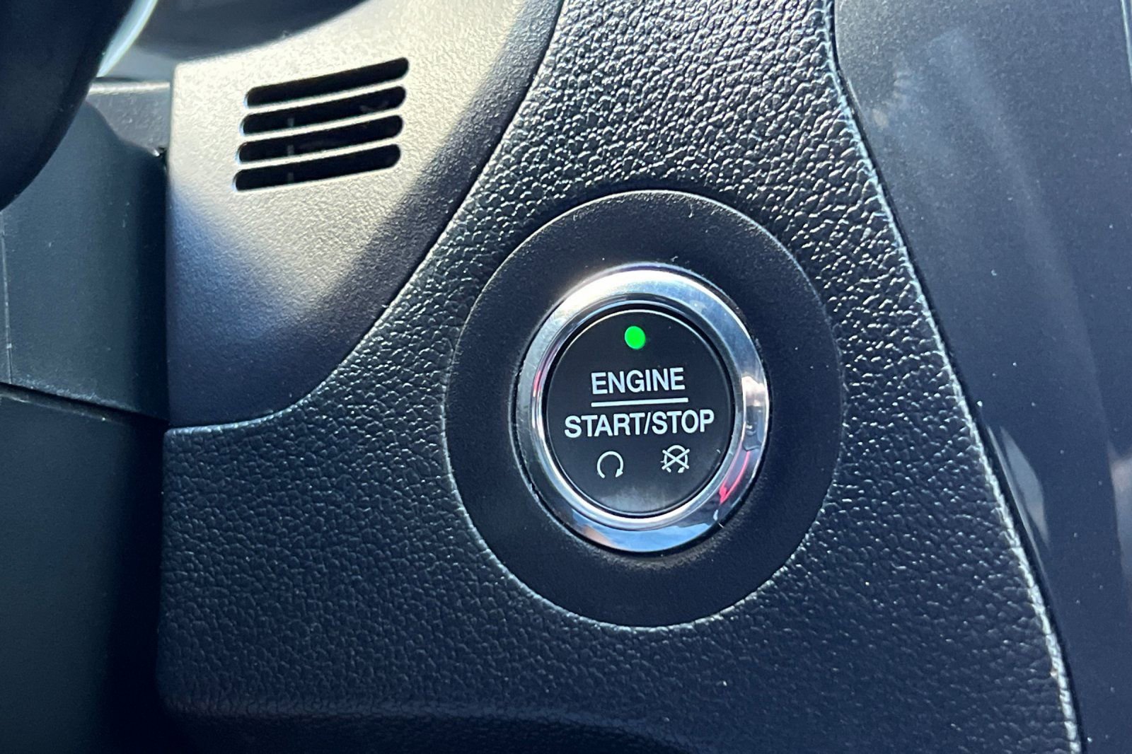 Certified 2019 Ford Explorer XLT w/ Equipment Group 201A image 24