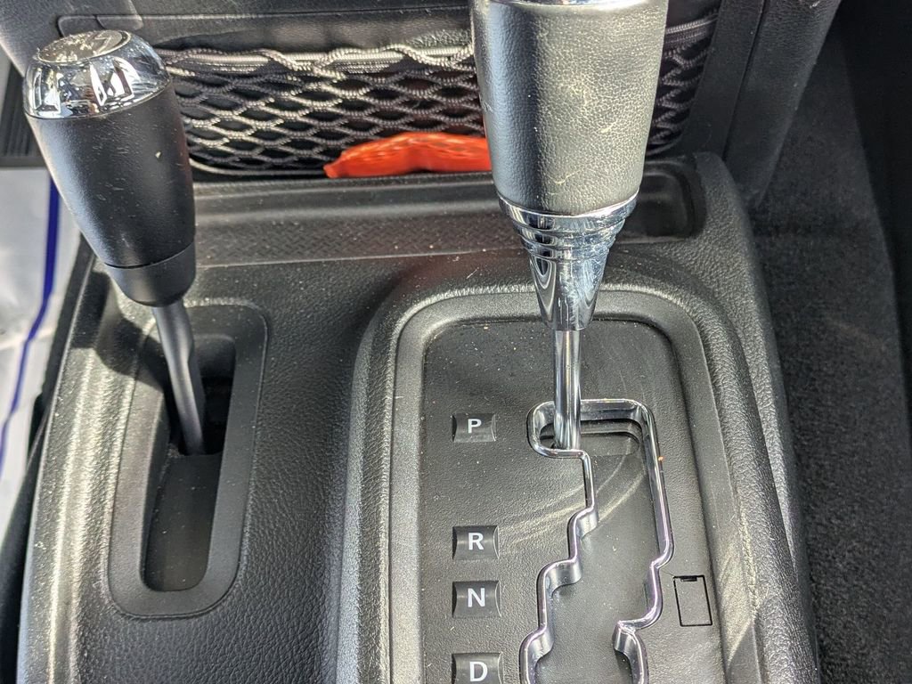 Used 2017 Jeep Wrangler Unlimited Sahara w/ Connectivity Group image 19