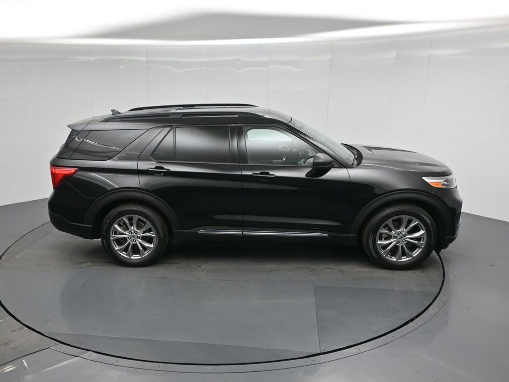 Certified 2020 Ford Explorer XLT w/ Equipment Group 202A image 8