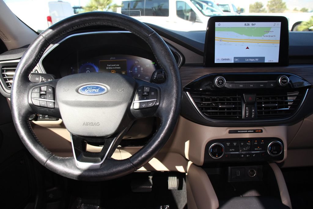 Certified 2020 Ford Escape Titanium w/ Titanium Premium Package 2.0 AWD/4WD image 17