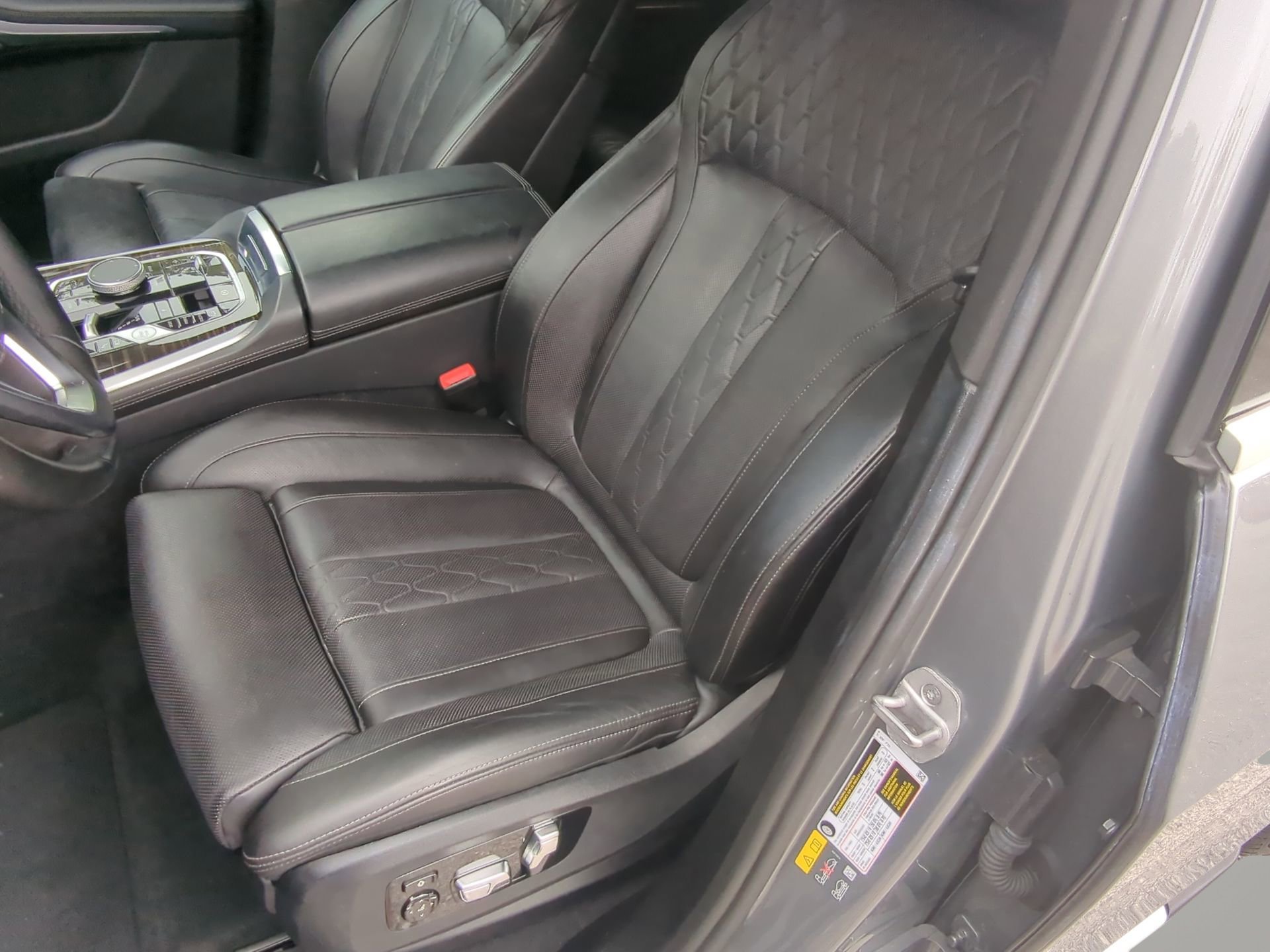 Used 2025 BMW X5 xDrive50e AWD/4WD image 57