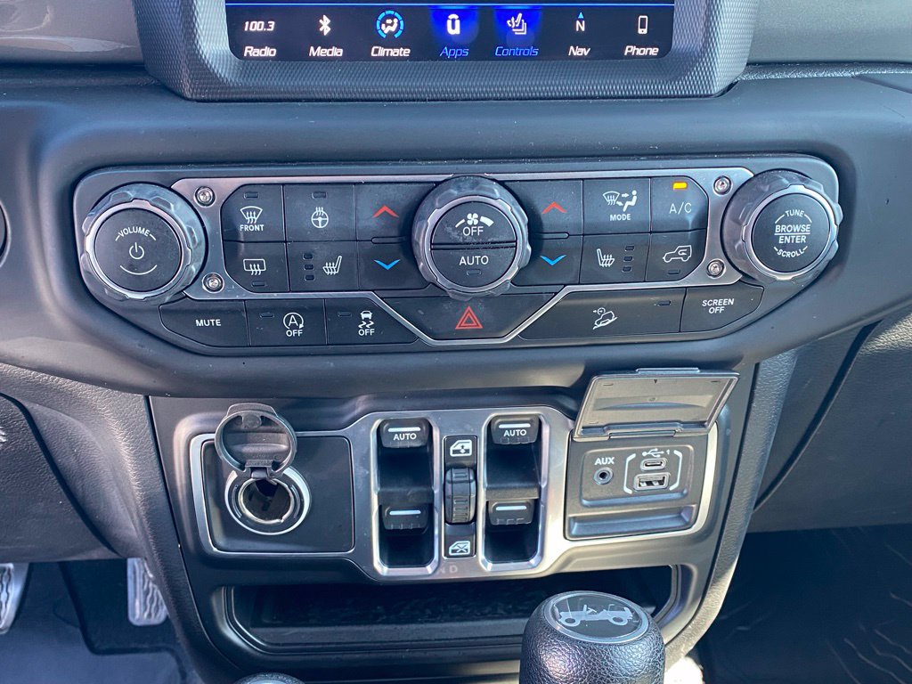 Used 2018 Jeep Wrangler Unlimited Sahara AWD/4WD image 18