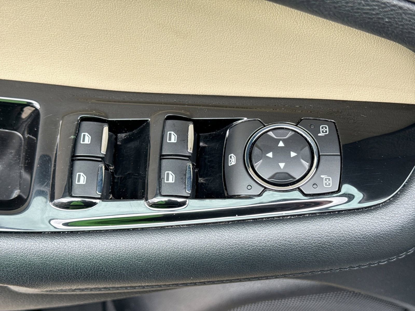Certified 2020 Ford Edge SEL FWD image 16