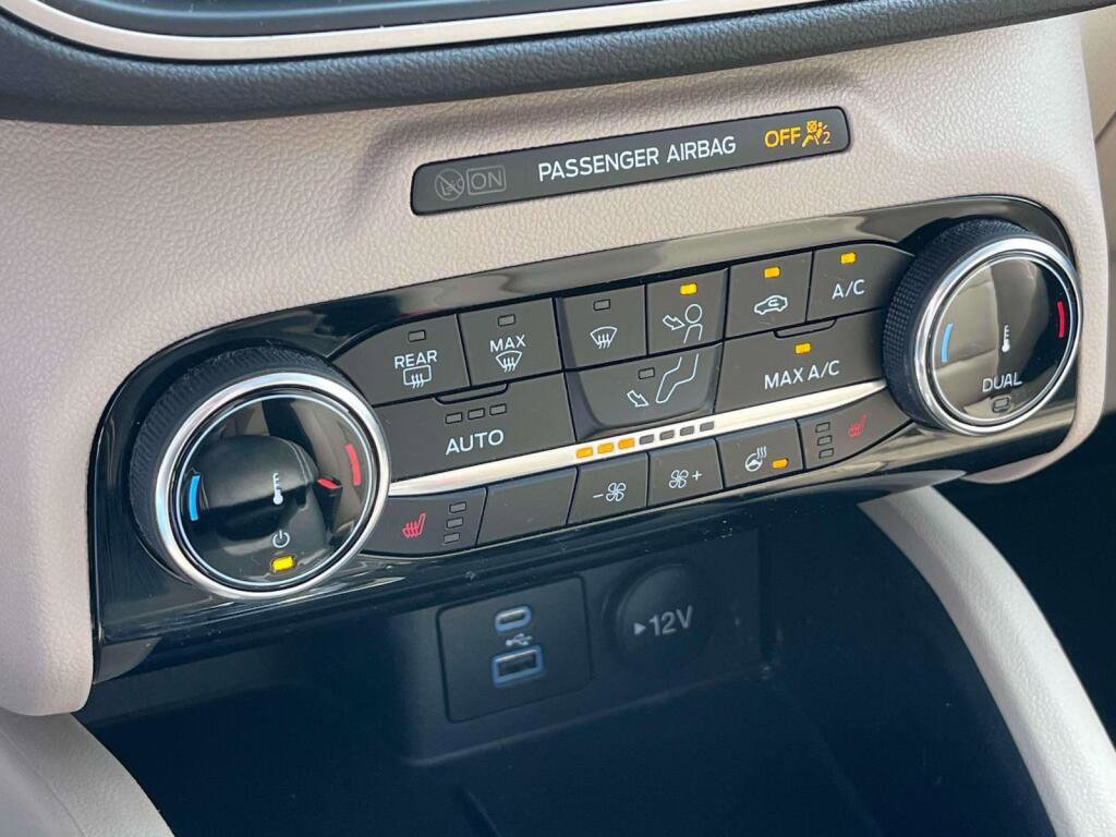 Certified 2022 Ford Escape SEL AWD/4WD image 28