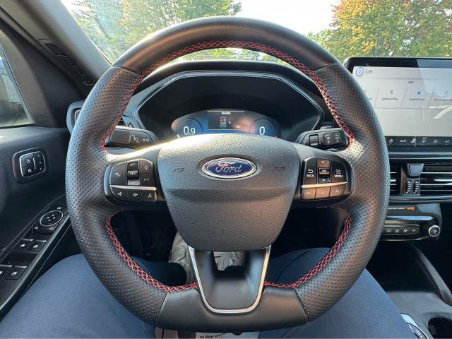 Certified 2023 Ford Escape ST-Line Elite w/ Premium Technology Package AWD/4WD image 17
