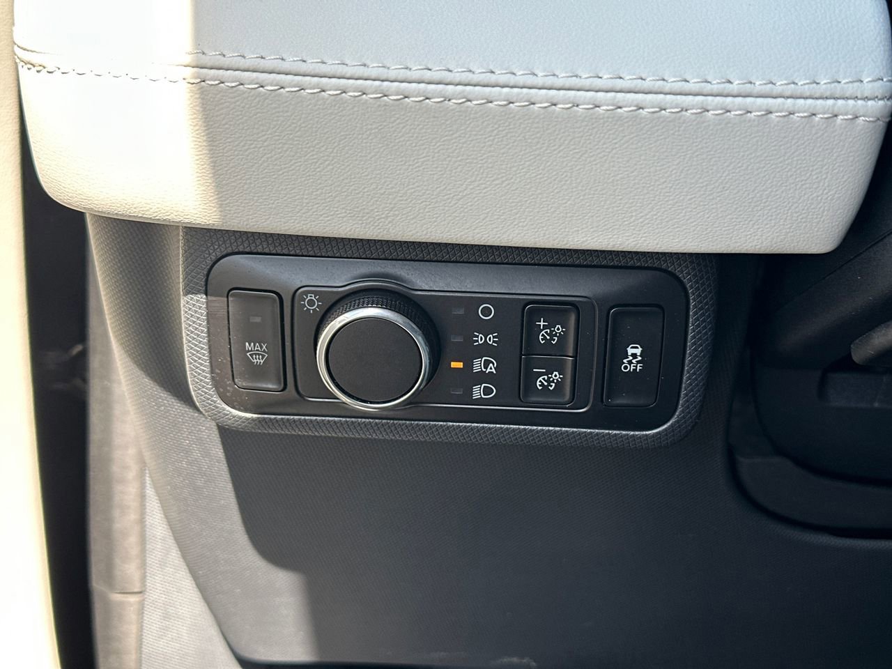 Certified 2025 Ford Mustang Mach-E Premium image 34