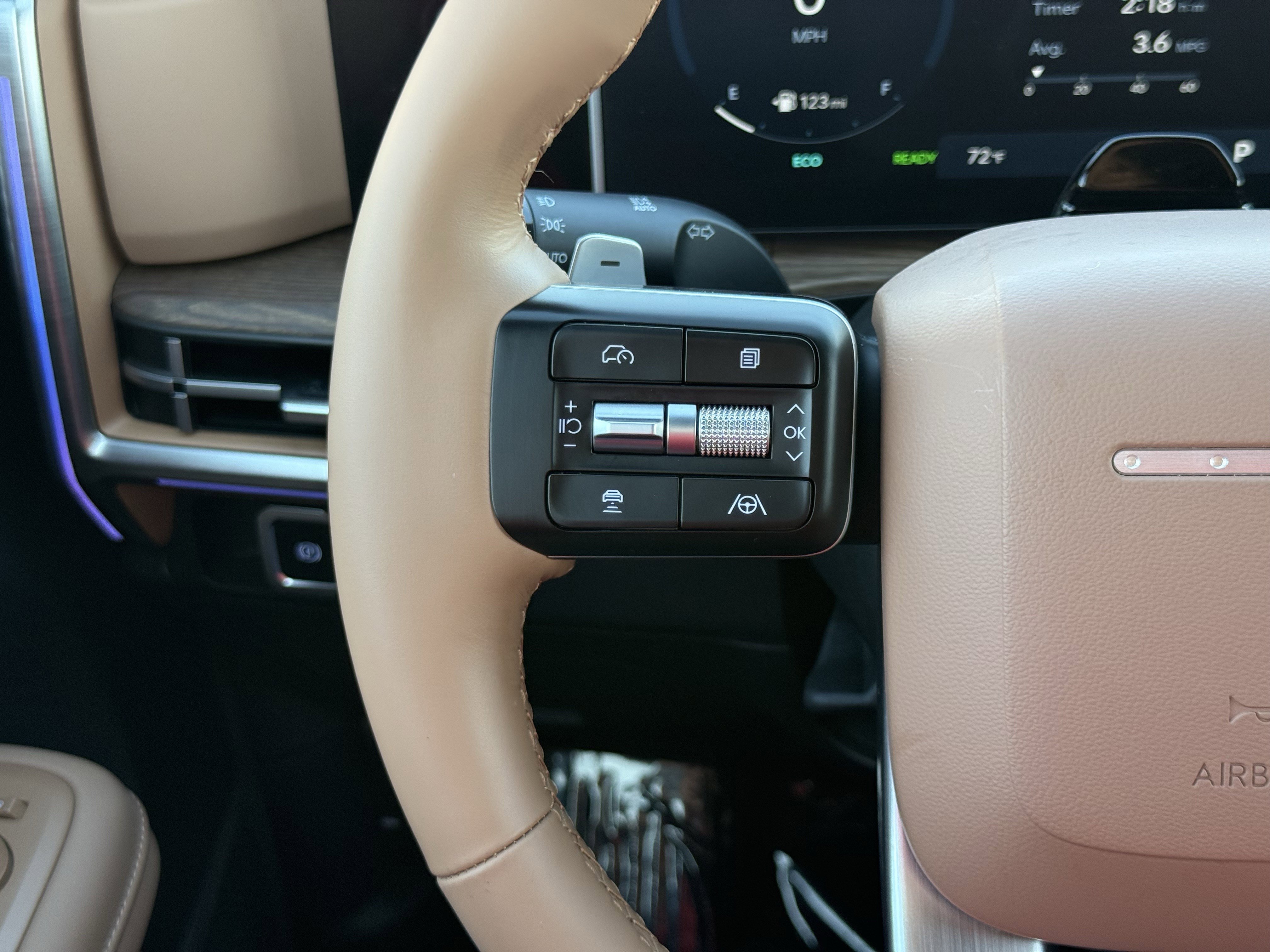 Used 2025 Hyundai Santa Fe Limited image 25