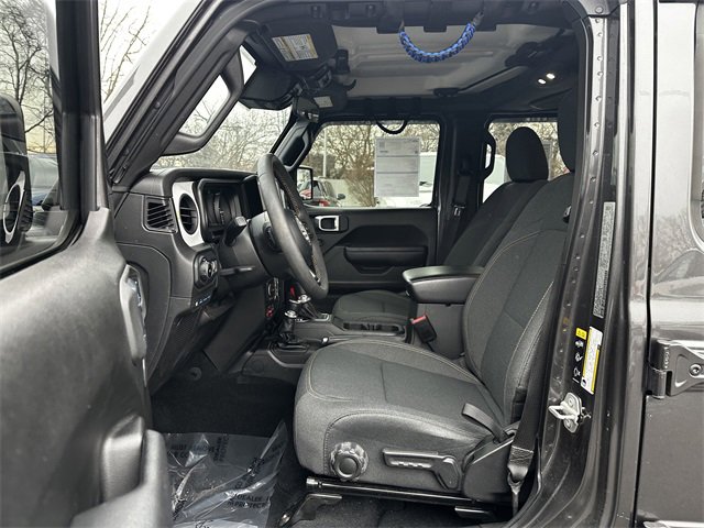 Used 2024 Jeep Wrangler Unlimited image 19