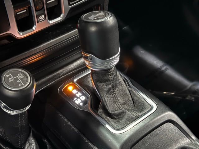 Used 2021 Jeep Wrangler Unlimited Sahara AWD/4WD image 33