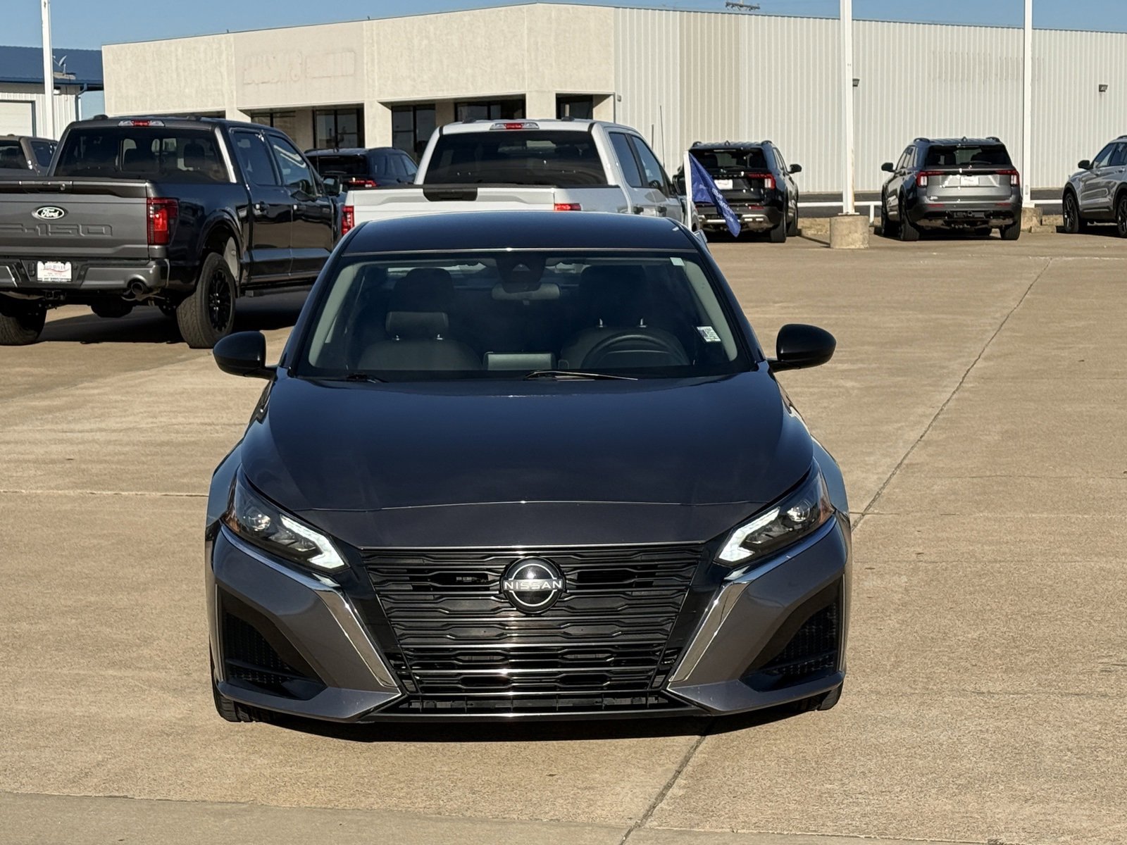 Used 2024 Nissan Altima 2.5 SV image 4