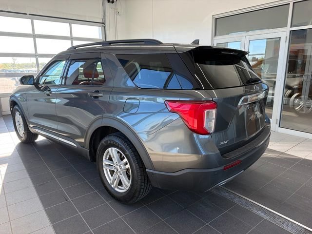 Certified 2020 Ford Explorer XLT w/ Equipment Group 202A AWD/4WD image 3