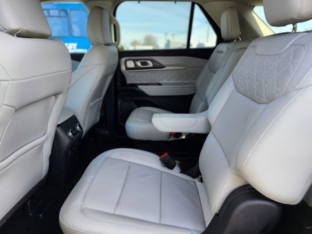 Certified 2025 Ford Explorer Platinum w/ LUX Leather Package image 16