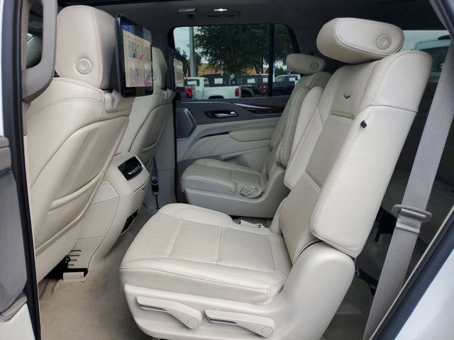 Used 2023 Cadillac Escalade Premium Luxury Platinum image 11