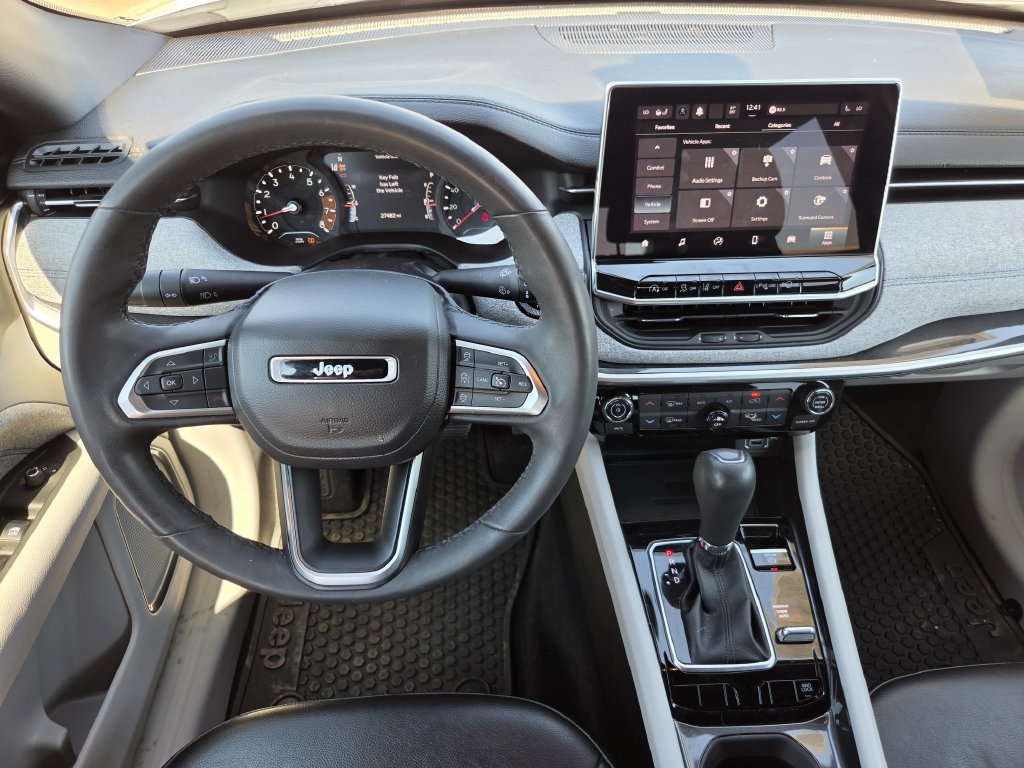 Used 2023 Jeep Compass Latitude w/ Convenience Group AWD/4WD image 24