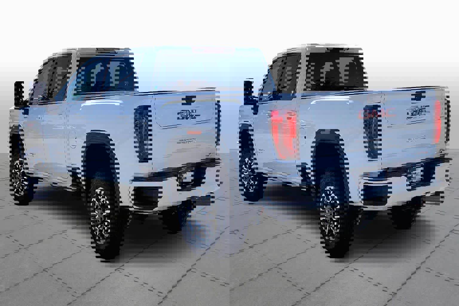 Used 2022 GMC Sierra 2500 AT4 image 4