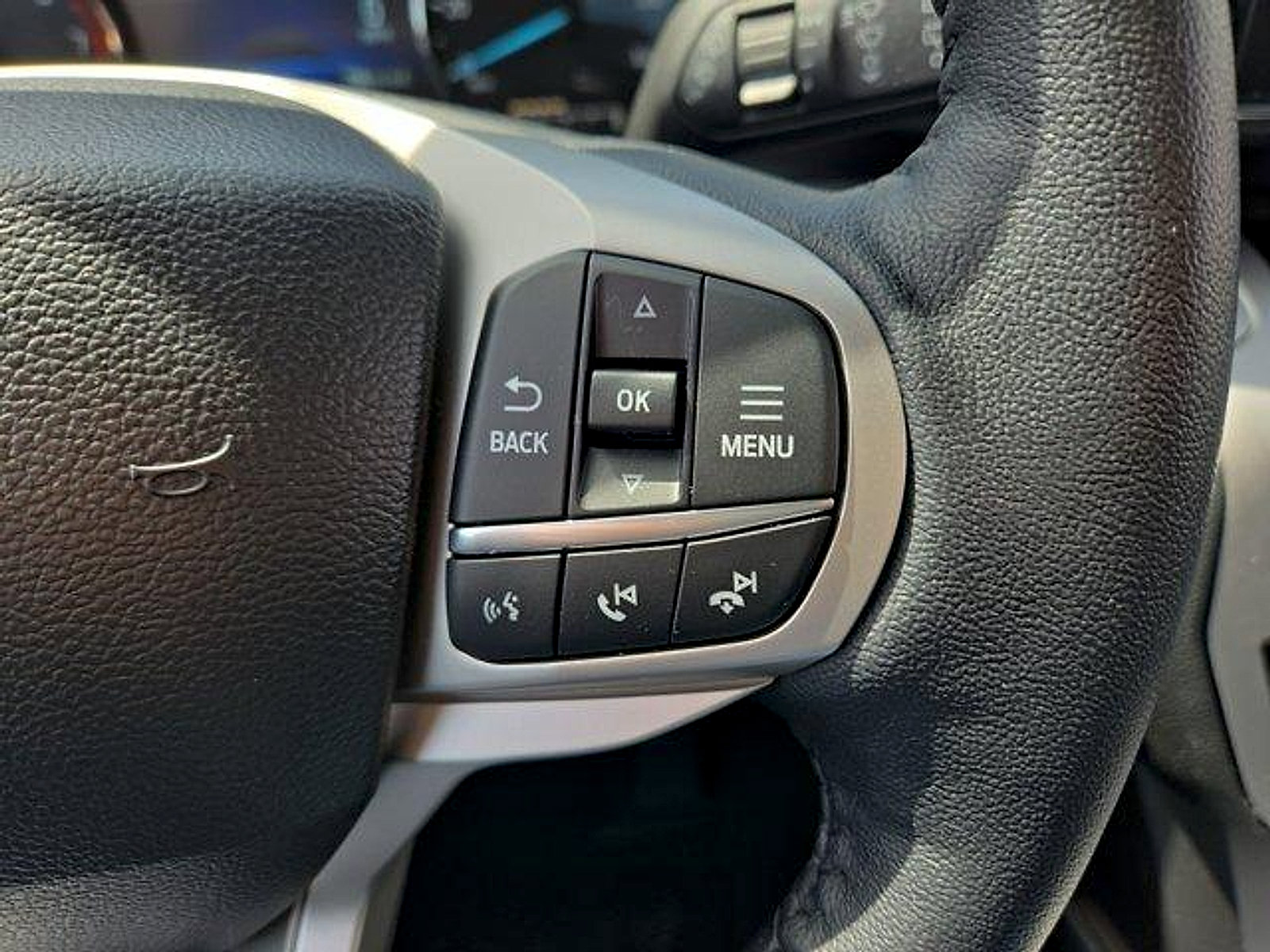 Certified 2023 Ford Explorer XLT w/ Equipment Group 202A AWD/4WD image 15