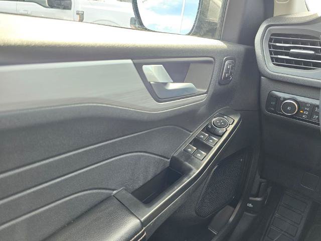Certified 2025 Ford Escape Platinum AWD/4WD image 29