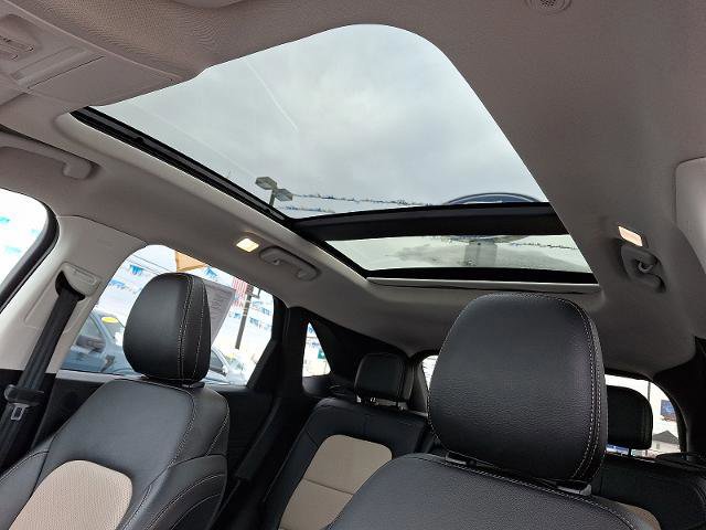 Certified 2022 Ford Escape Titanium w/ Titanium Elite Package image 14