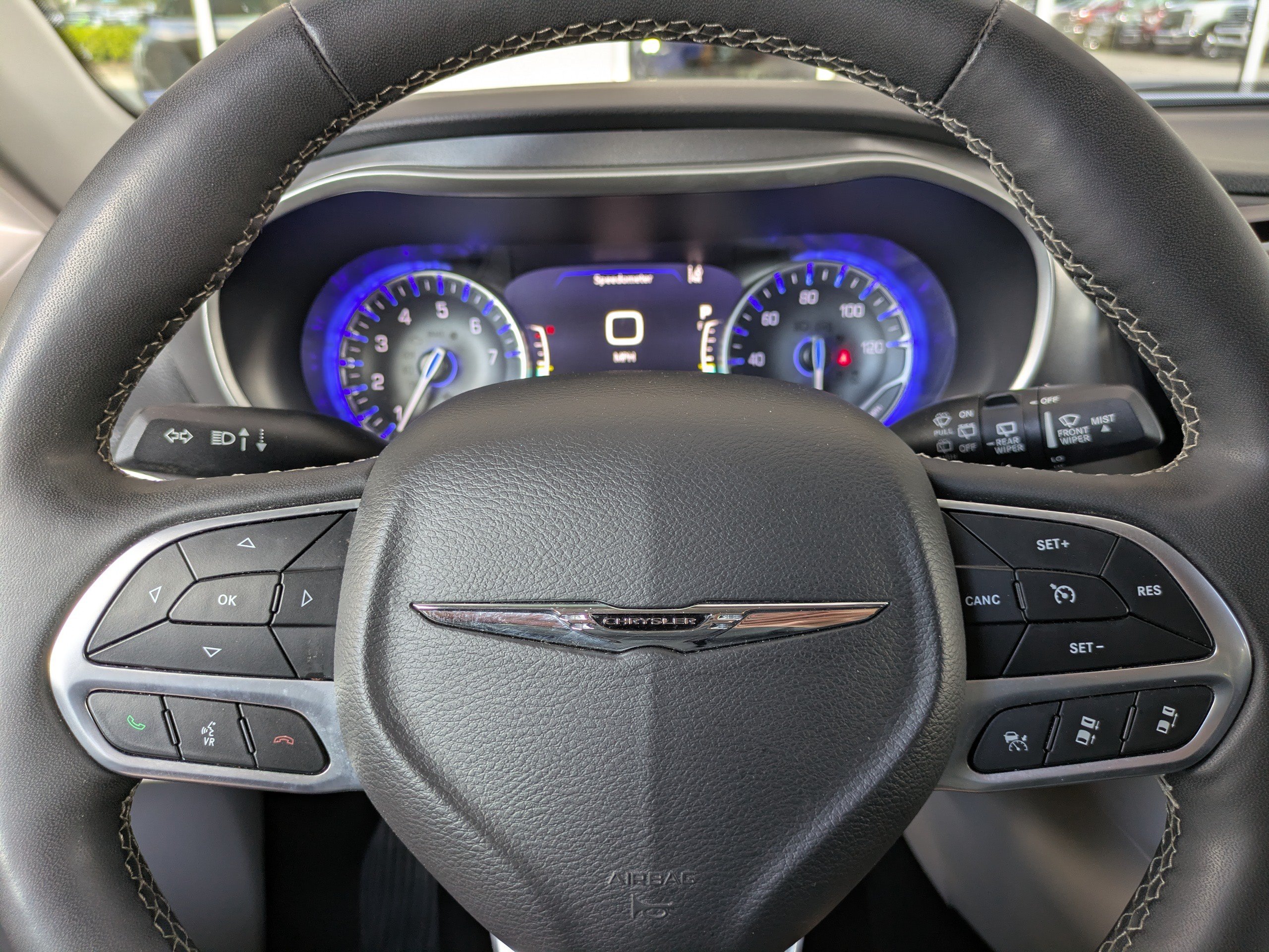 Used 2023 Chrysler Pacifica Touring-L FWD image 30