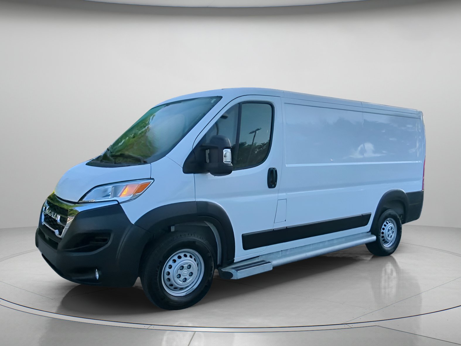 Used 2025 RAM ProMaster 2500 w/ U-Haul Equipment Group FWD image 13