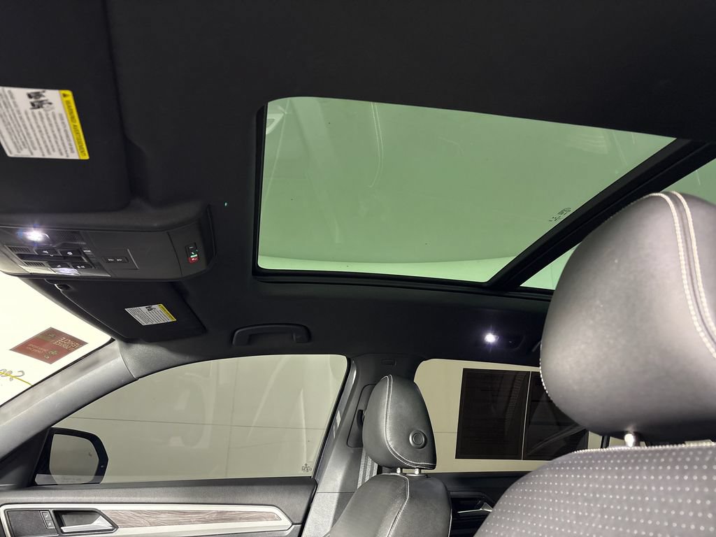 Used 2023 Volkswagen Atlas Cross Sport SE FWD image 32