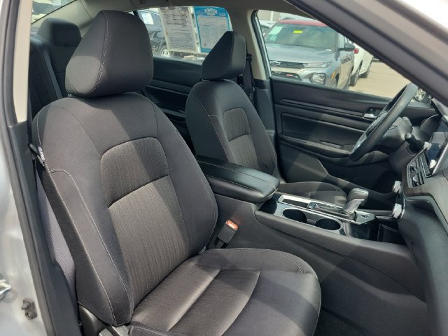 Used 2024 Nissan Altima 2.5 SV FWD image 23