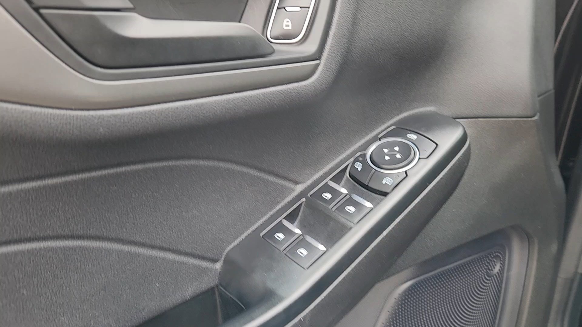 Certified 2024 Ford Escape Active AWD/4WD image 29
