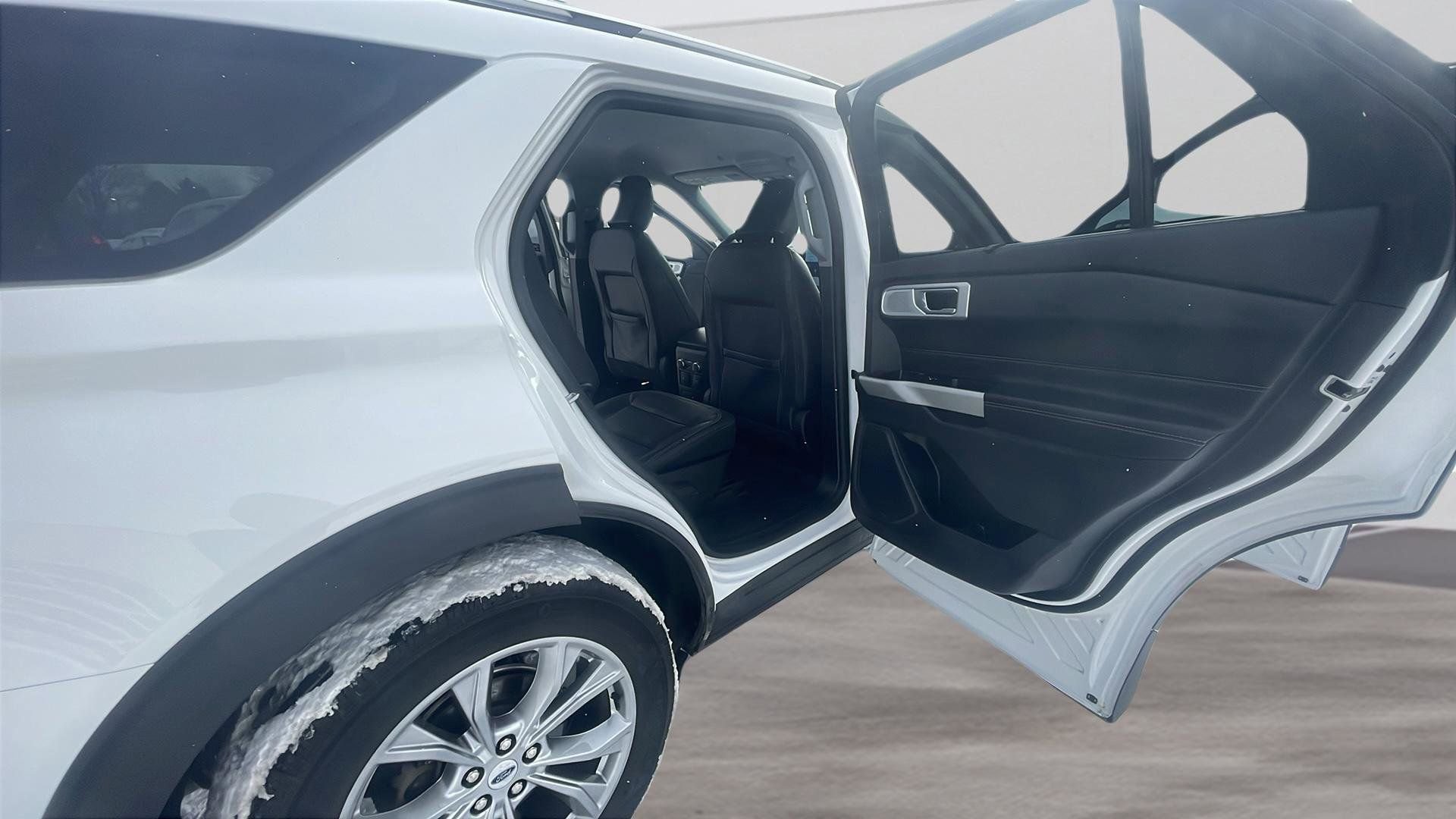 Certified 2023 Ford Explorer Limited w/ Limited Technology Package image 18