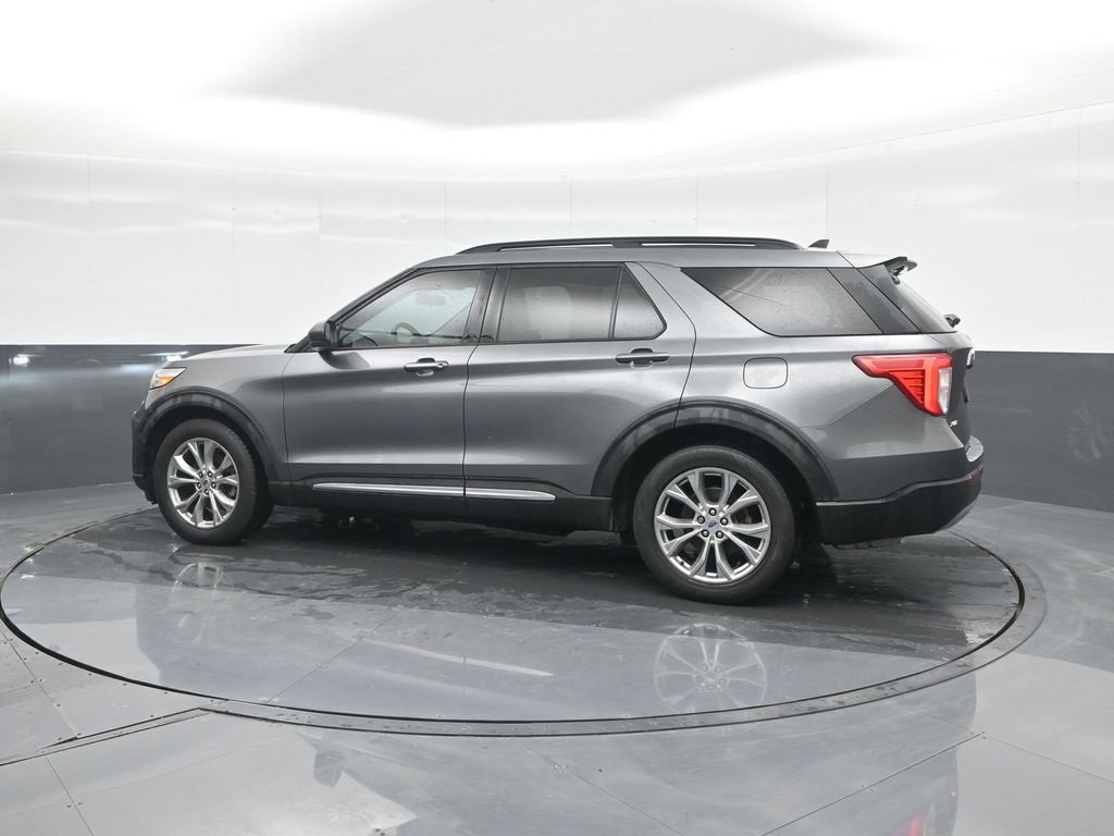 Certified 2021 Ford Explorer XLT w/ Equipment Group 202A image 28