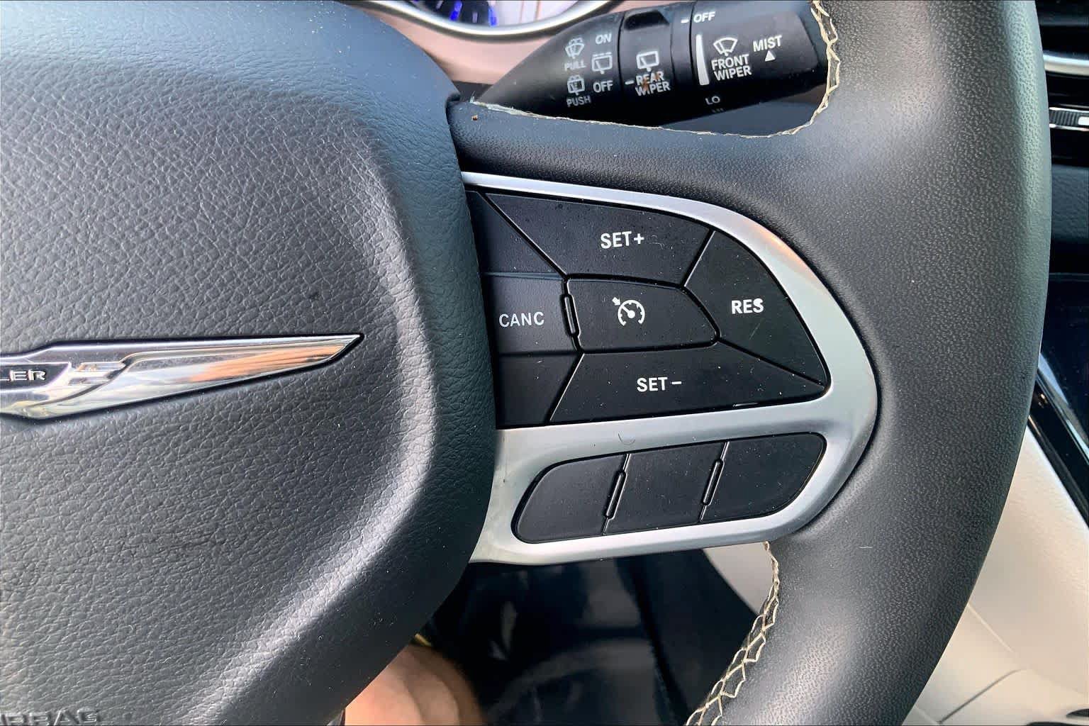 Used 2022 Chrysler Voyager LX FWD image 23