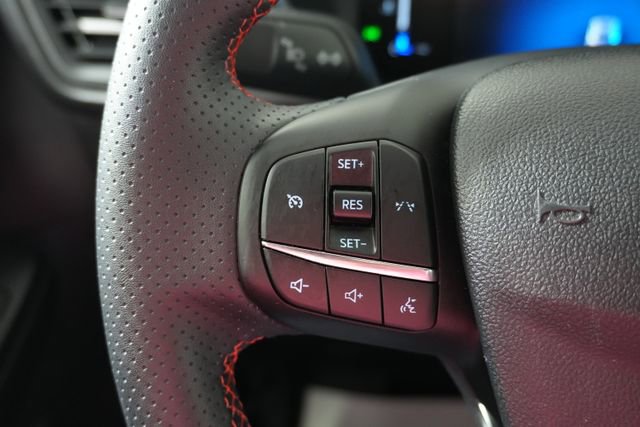 Certified 2025 Ford Escape ST-Line image 11