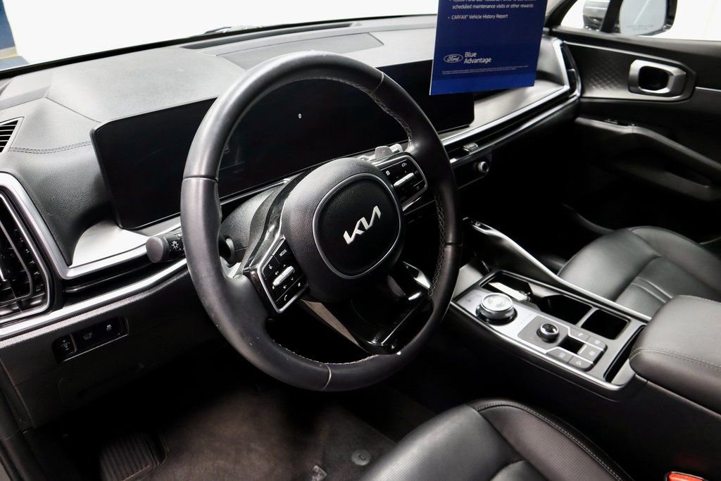 Used 2025 Kia Sorento EX image 27