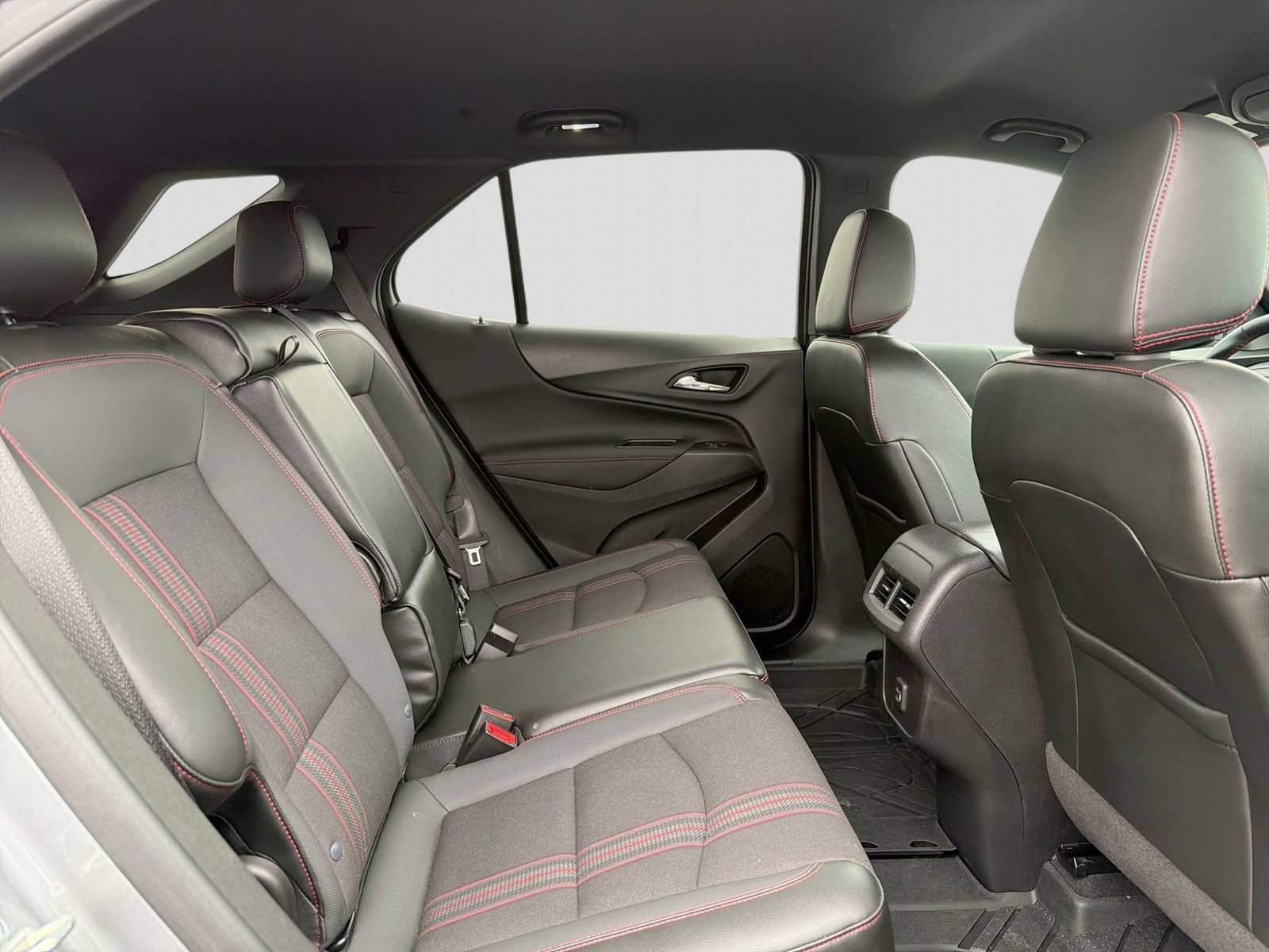 Used 2023 Chevrolet Equinox RS w/ LPO, Floor Liner Package AWD/4WD image 24