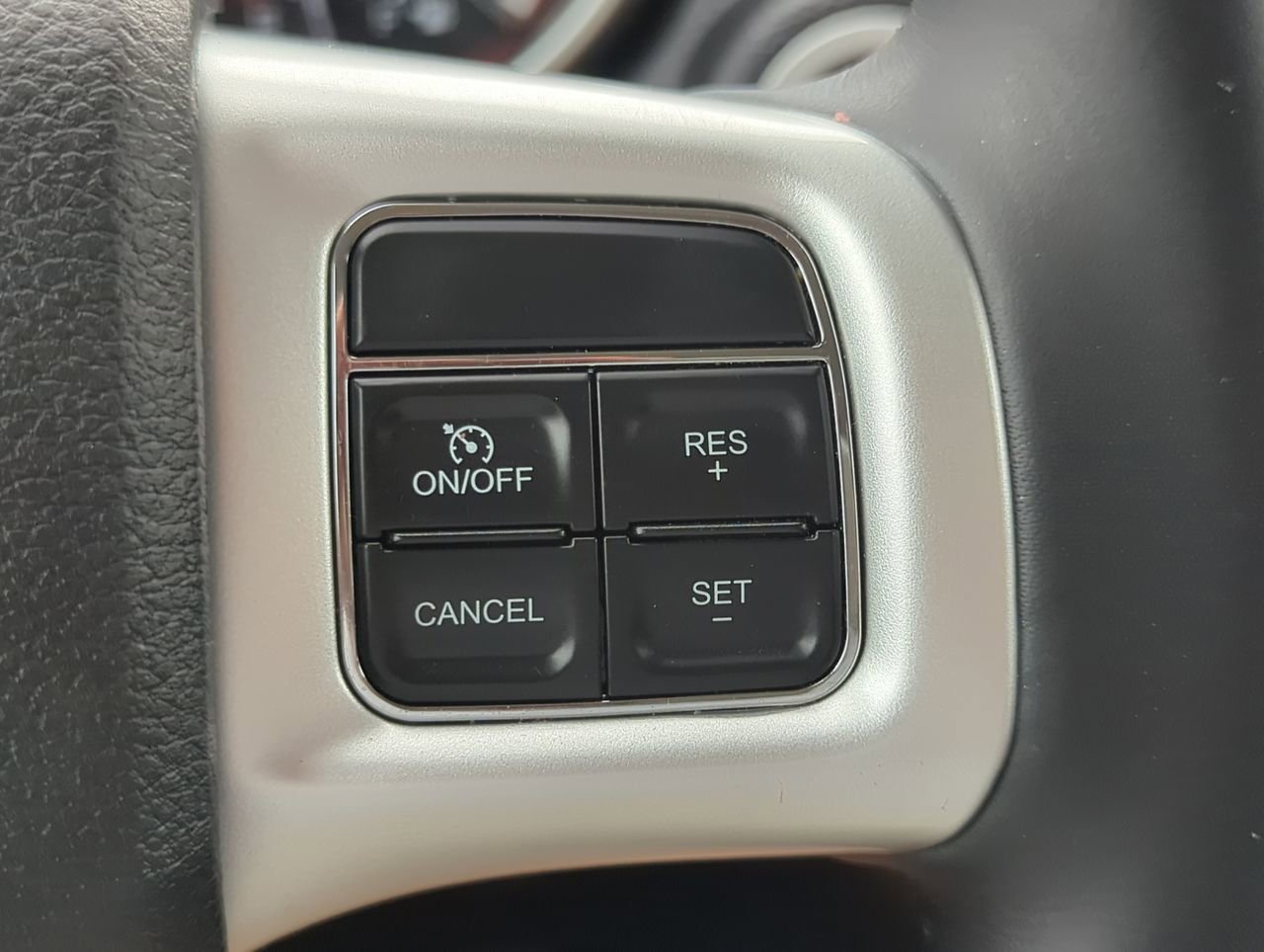 Used 2019 Dodge Journey SE w/ Connectivity Group FWD image 22