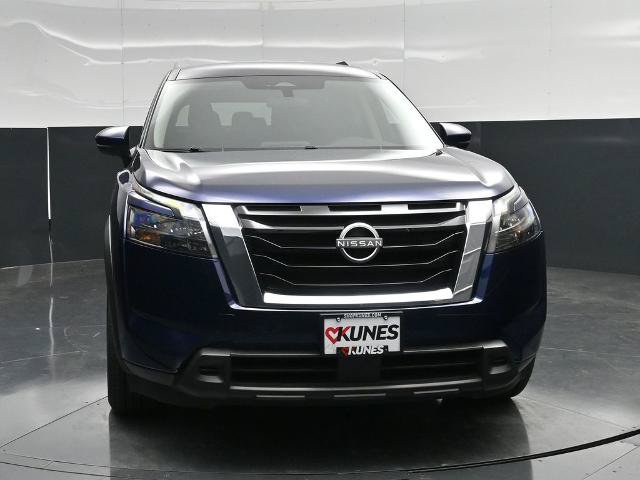 Used 2025 Nissan Pathfinder SV AWD/4WD image 6