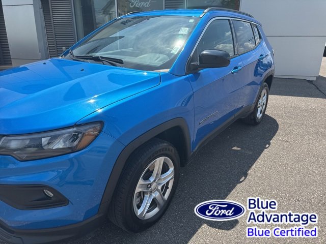 Used 2024 Jeep Compass Latitude image 11