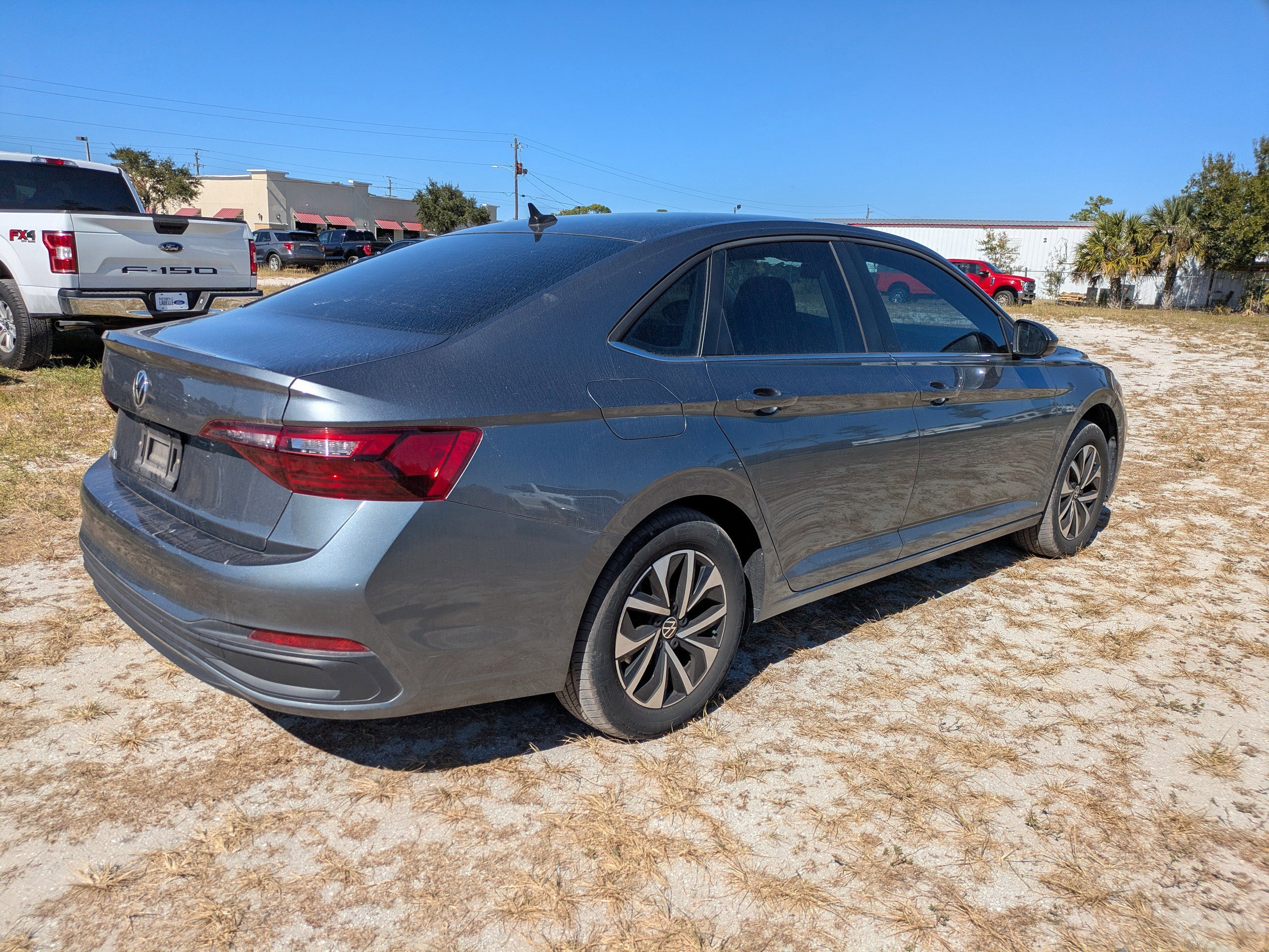 Used 2022 Volkswagen Jetta S image 4