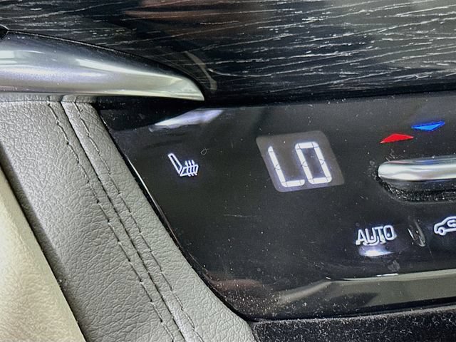 Used 2021 Cadillac XT6 Premium Luxury w/ LPO, Floor Liner Package FWD image 29